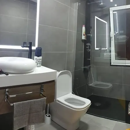 Lucy Lu アパート *